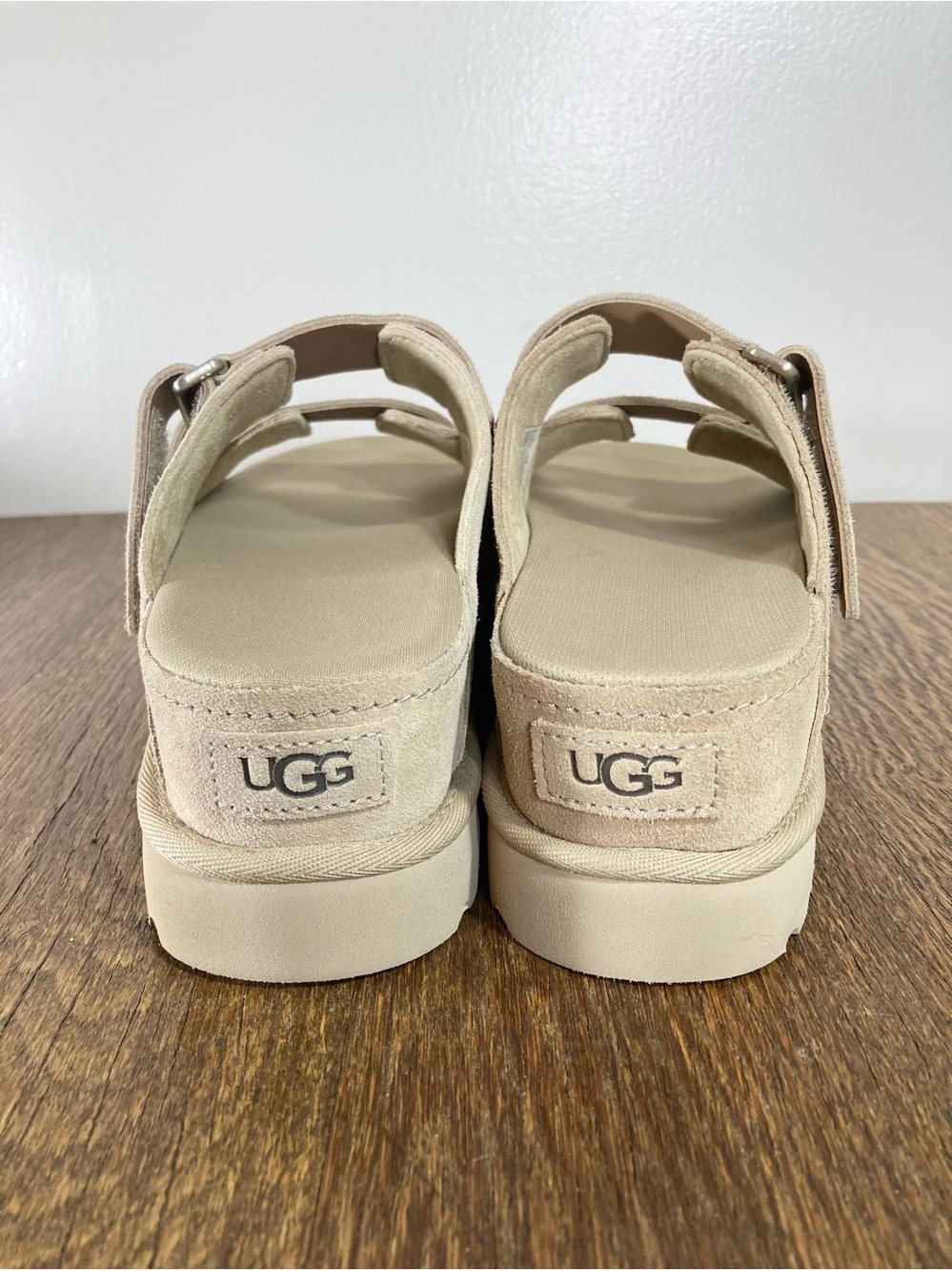 New Ugg Goldenstar Hi Slide Suede Platform Sandal Women’s Size 8 Sand - Picture 4 of 8